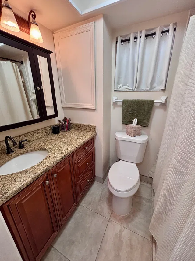 Unit B208 photo 14