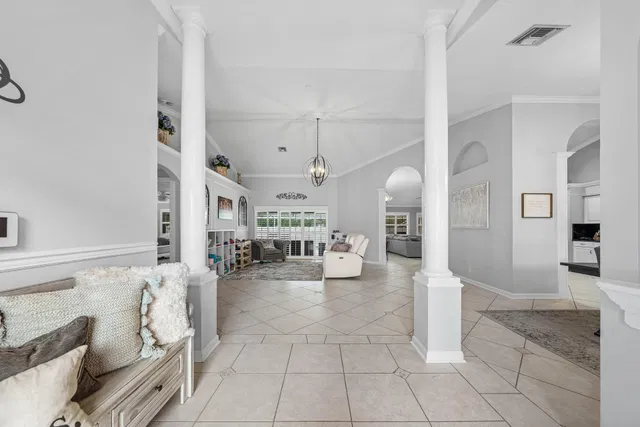 Residence photo 4