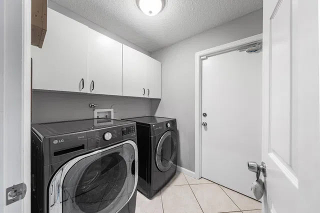 Residence photo 26