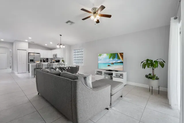 Residence photo 19