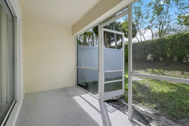 Residence photo 41