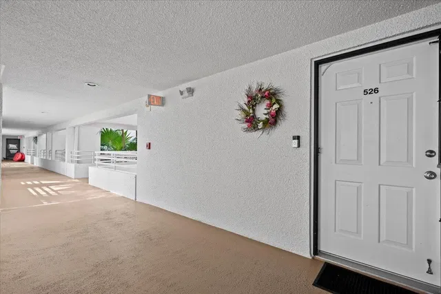 Unit 526 photo 3