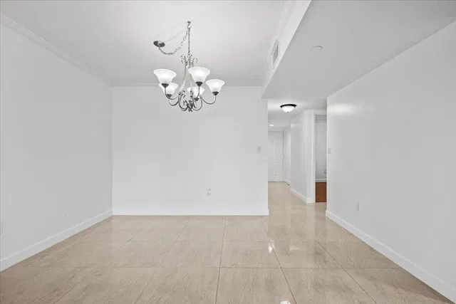 Unit 526 photo 12