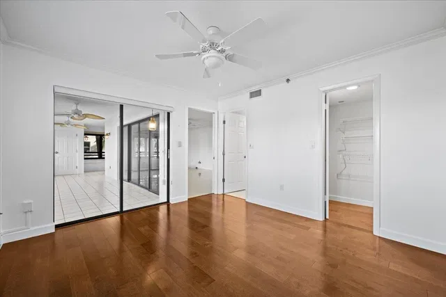Unit 526 photo 18