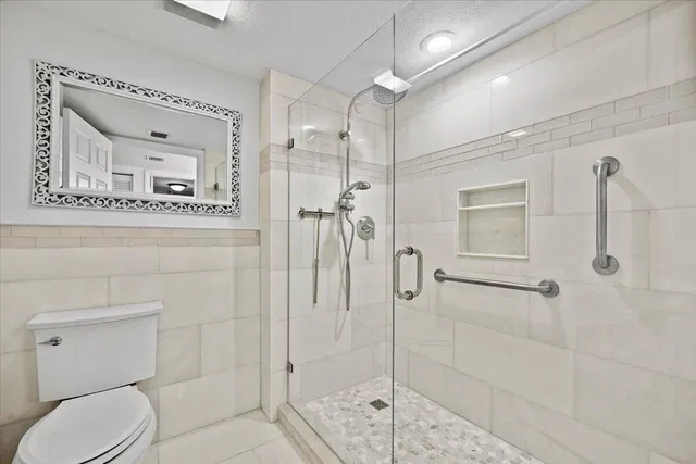 Unit 526 photo 23
