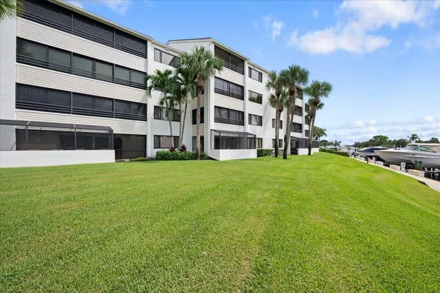 Unit 526 photo 35