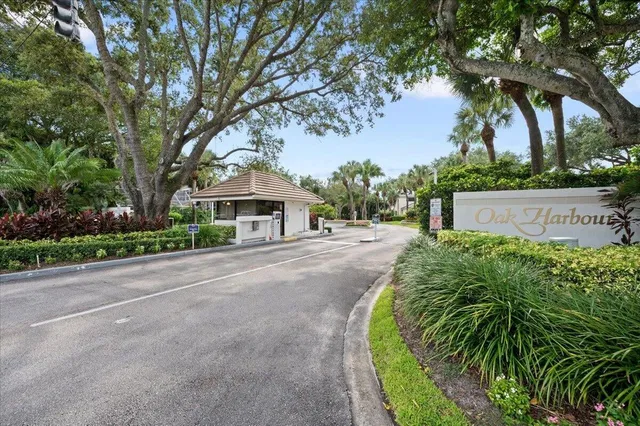Unit 526 photo 62