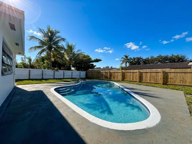 Residence photo 2