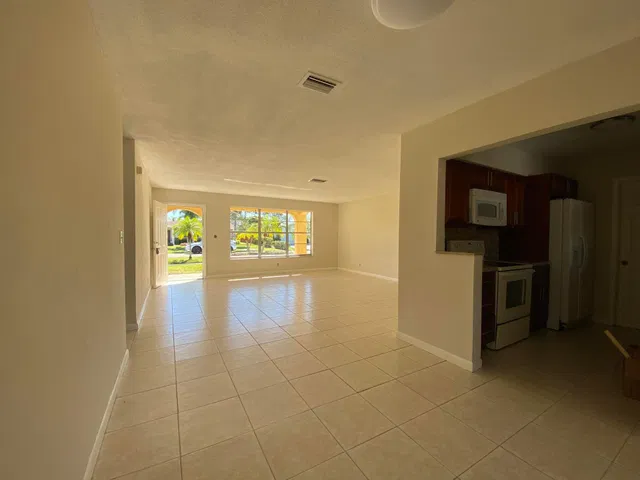 Residence photo 4