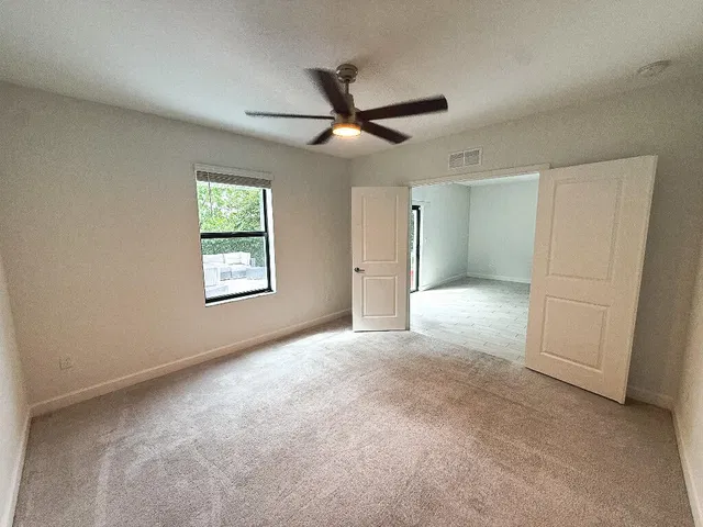 Residence photo 6