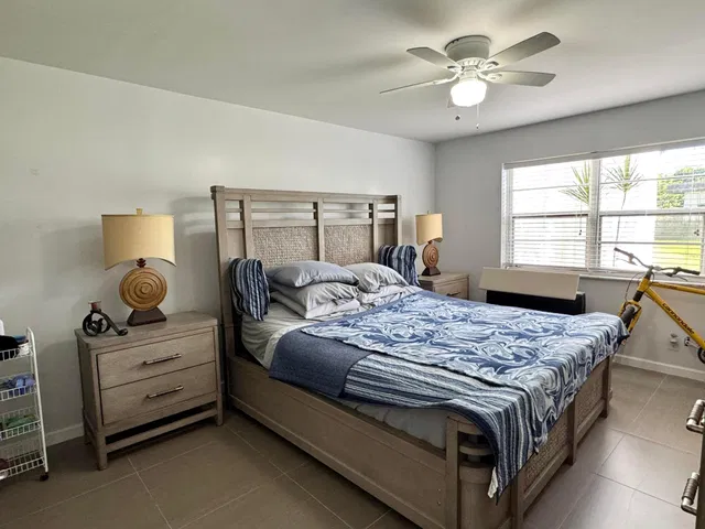 Unit 118 photo 3
