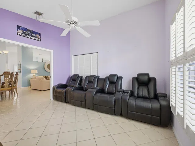 Residence photo 19