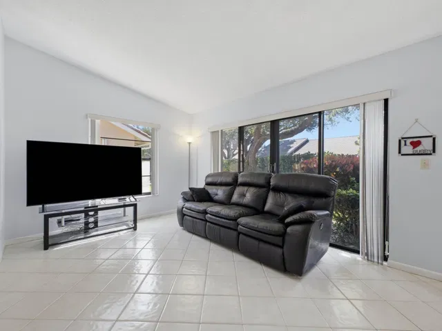Residence photo 66