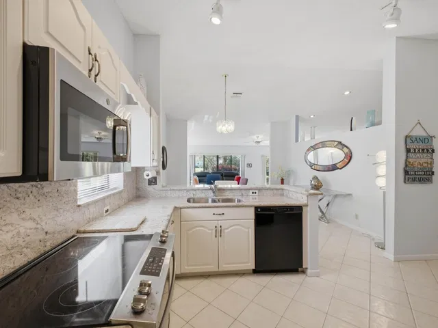 Residence photo 81