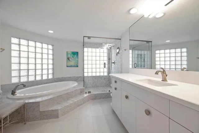 Sloan's Curve Palm Beach Unit 307N photo 9