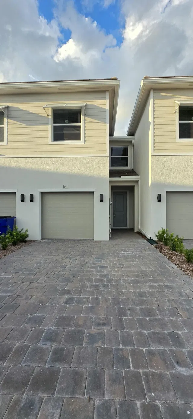 Residence photo 2