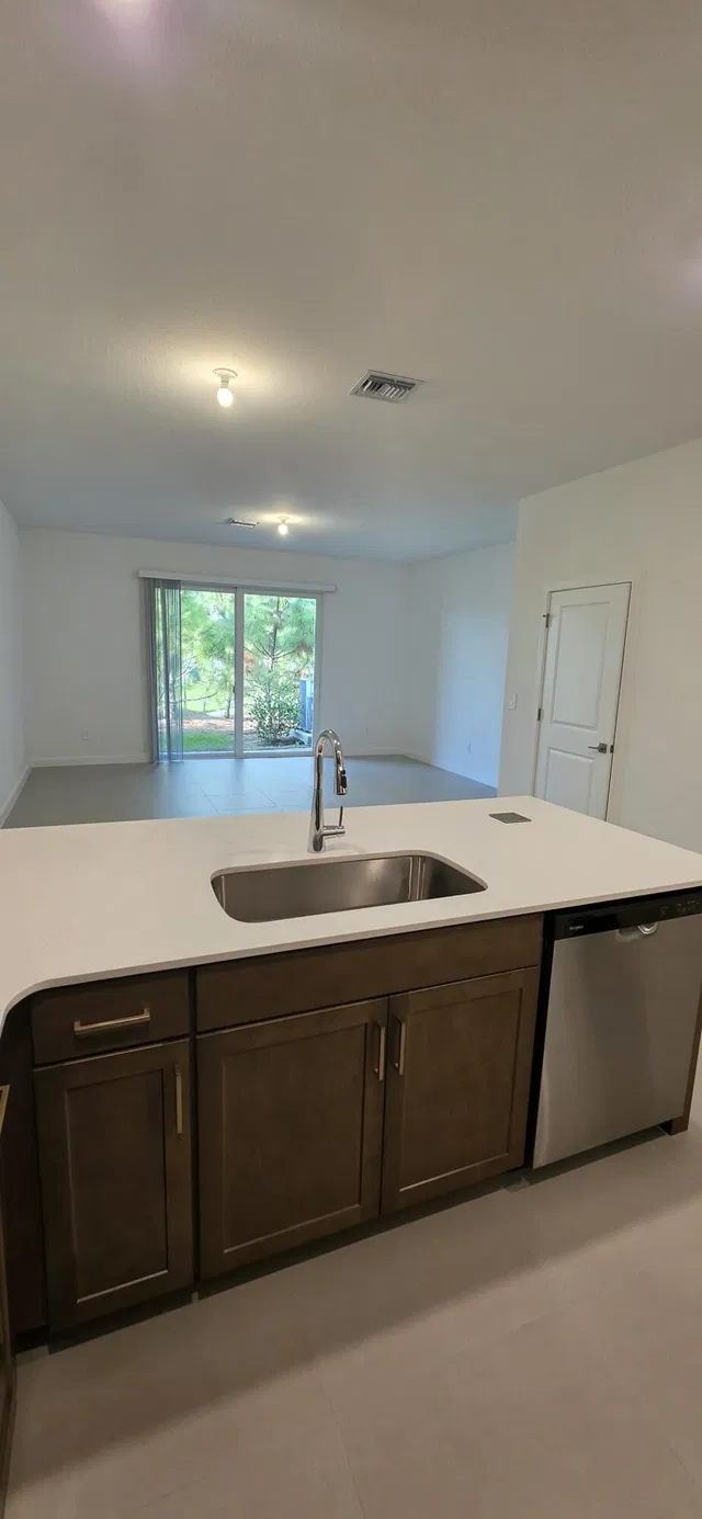 Residence photo 6