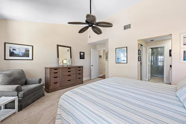 Unit 42 photo 25