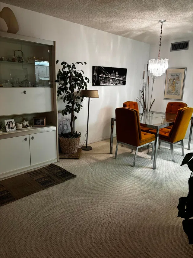 Unit 307 photo 3