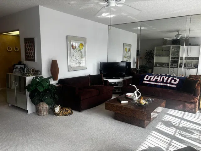 Unit 307 photo 6