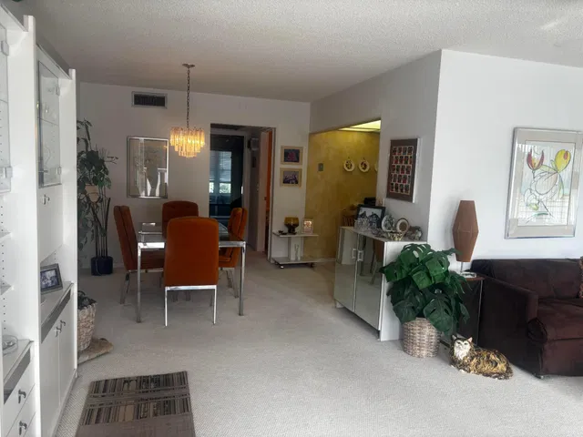 Unit 307 photo 7