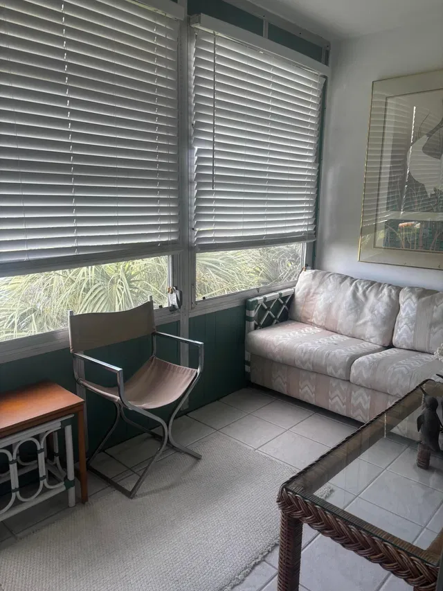 Unit 307 photo 11