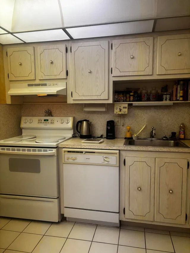 Unit 307 photo 16