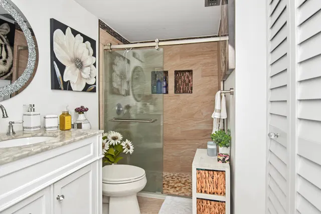 Unit C photo 28