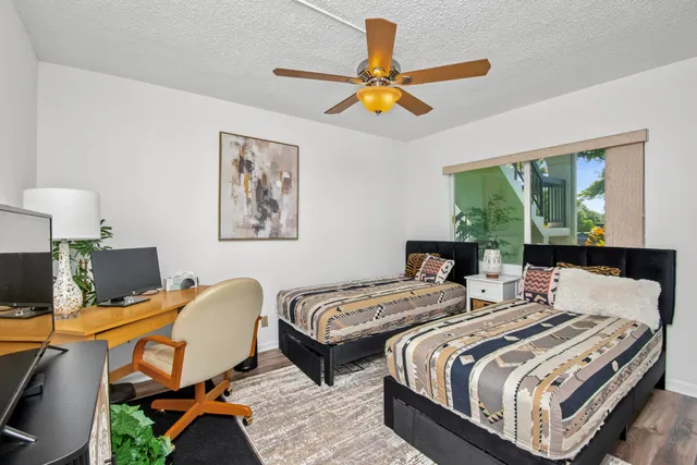 Unit C photo 29