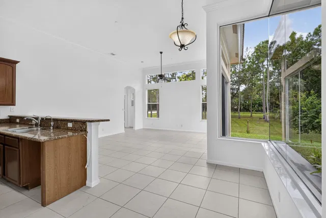 Residence photo 12