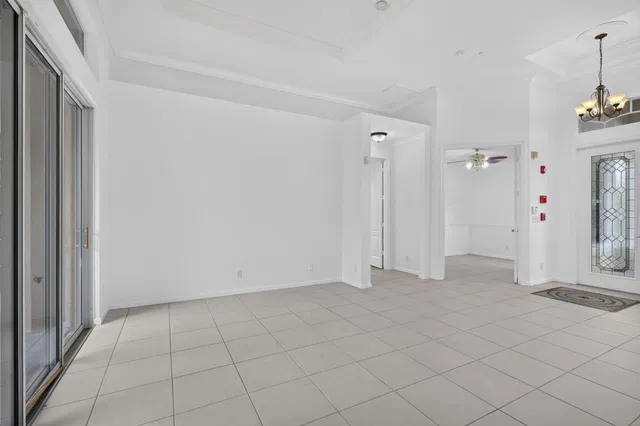Residence photo 16