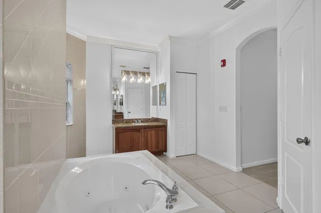 Residence photo 24