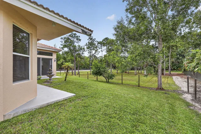 Residence photo 30