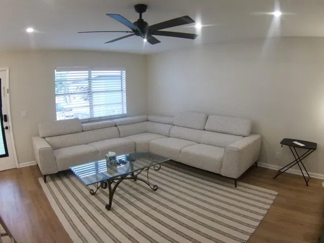 Residence photo 2