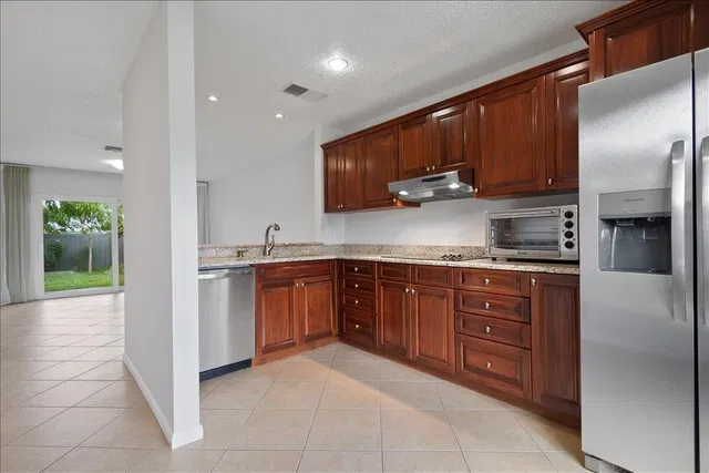 Residence photo 4