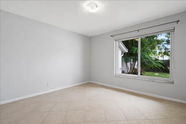 Residence photo 14