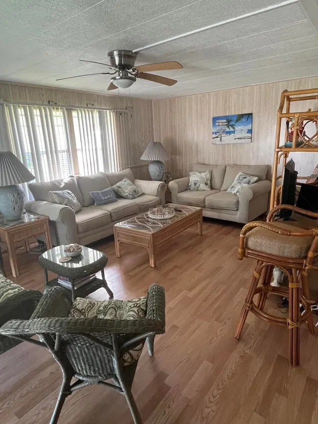 Residence photo 4
