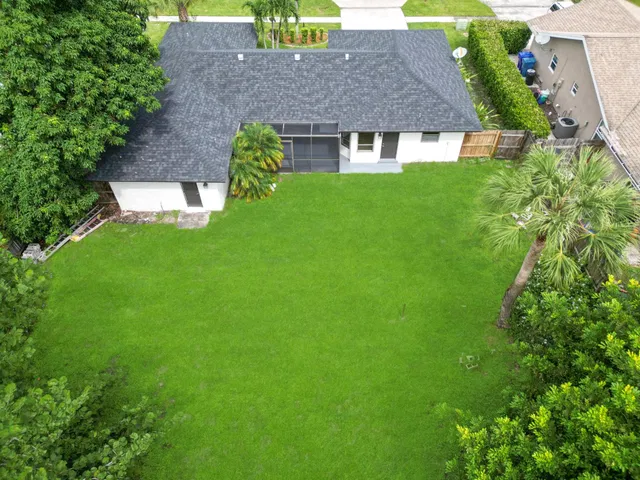 Residence photo 2