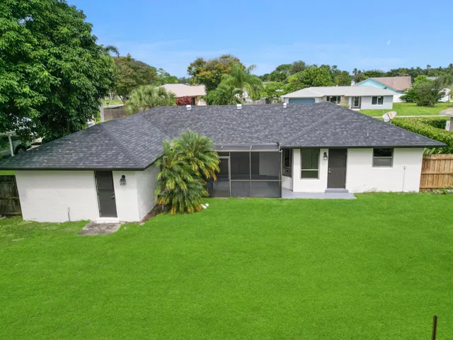 Residence photo 3