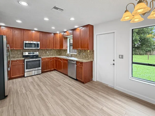 Residence photo 12