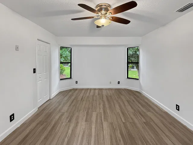 Residence photo 15