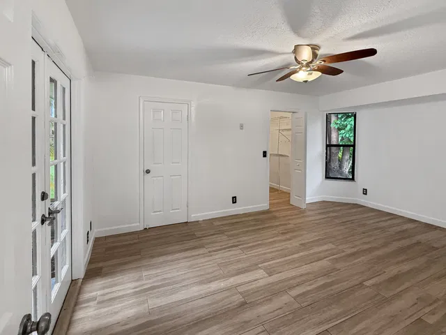 Residence photo 16