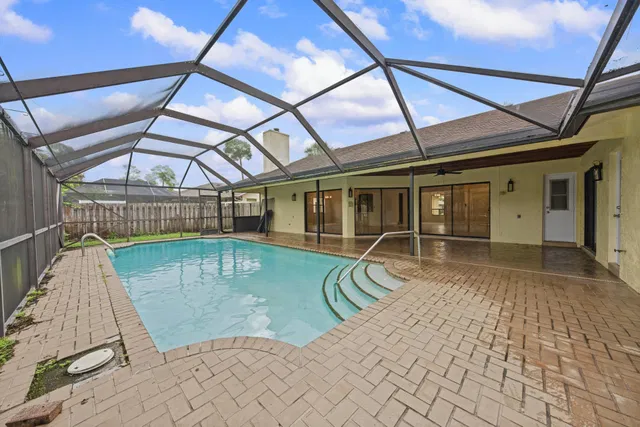  Residence photo 9