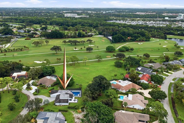 Eastpointe Country Club Residence photo 2