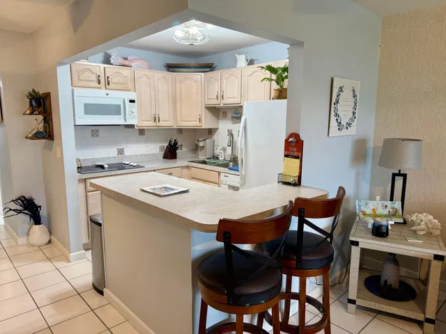 Unit 106 photo 5