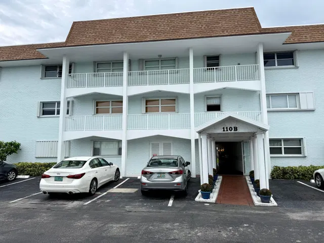 Unit 106 photo 32