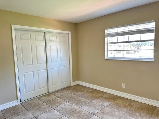 Unit 15 photo 11