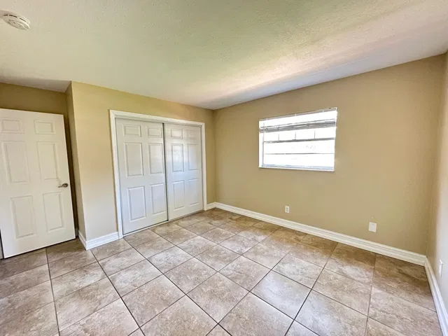 Unit 15 photo 12