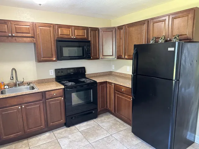 Unit 15 photo 17