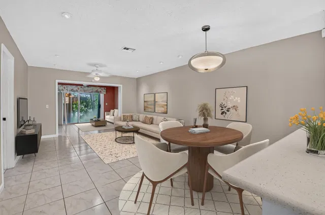 Residence photo 2